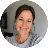 Simone, 42